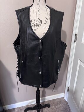 Classic Black Leather Lace-Up Vest